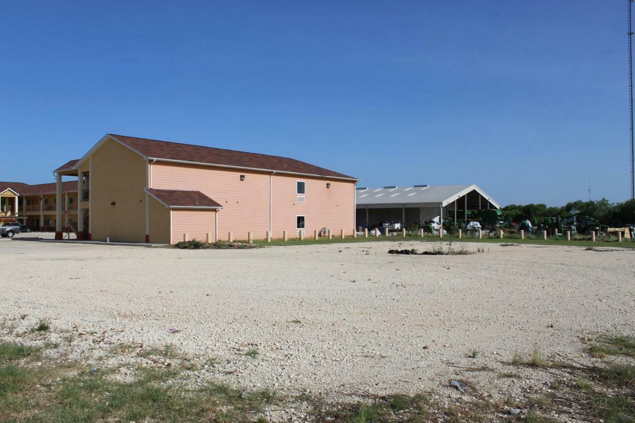 Horizon Inn & Suites Pearsall Zewnętrze zdjęcie