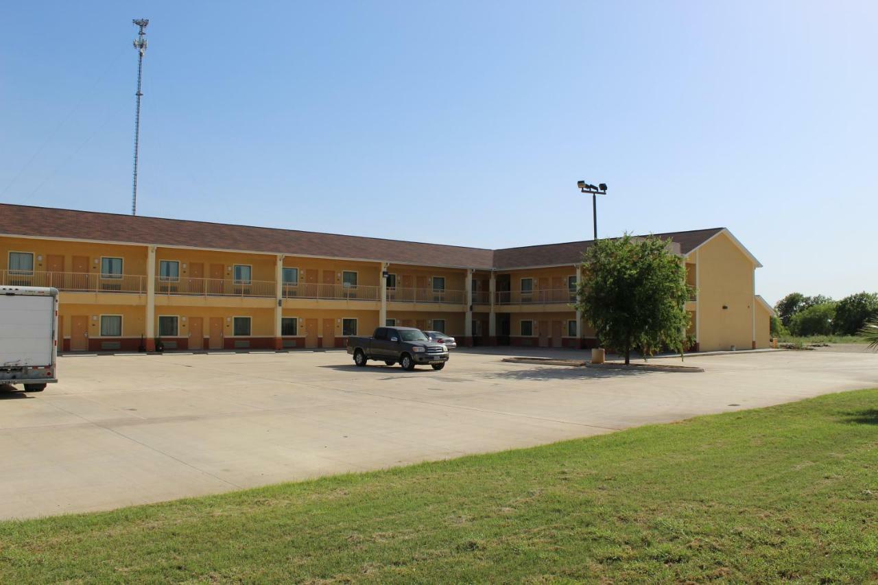 Horizon Inn & Suites Pearsall Zewnętrze zdjęcie
